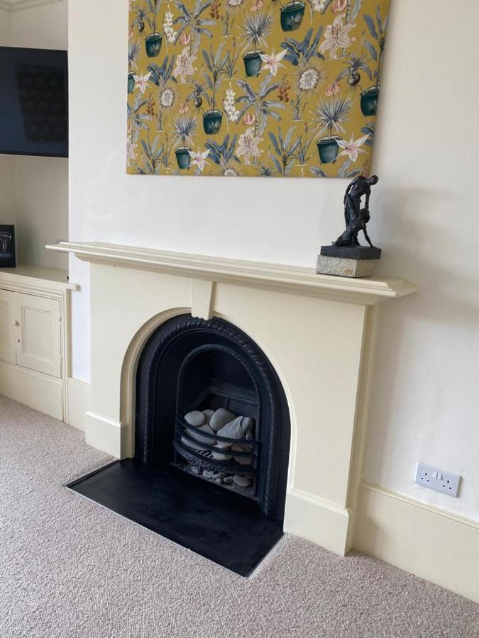 No6 Bed & Breakfast Barmouth Bagian luar foto