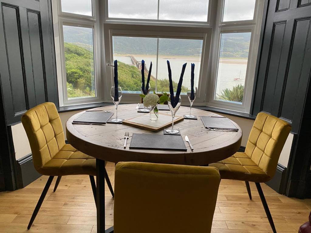 No6 Bed & Breakfast Barmouth Bagian luar foto